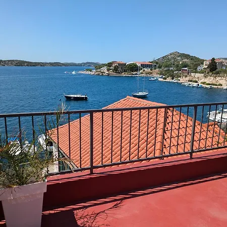 Mihaela Шибеник